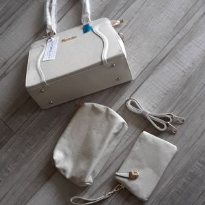 SOPERWILLTON BAG SET..NWT..FLAW